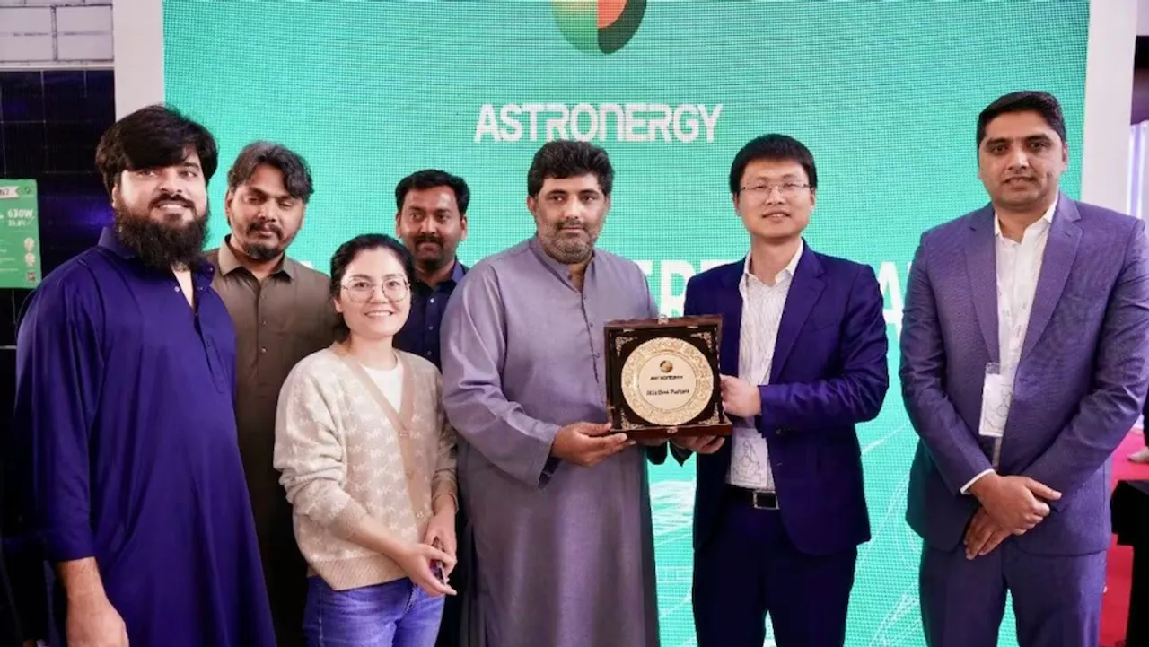 Astronergy hosted the “2024 Best Partner Awards” at Solar Pakistan 2025, recognizing top distributors and solidifying partnerships in the region. 