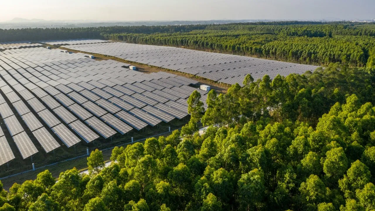 Troy Solar I on Bangor Road features a 1,472.25 kW DC array expected to generate 1.8 million kWh annually. 