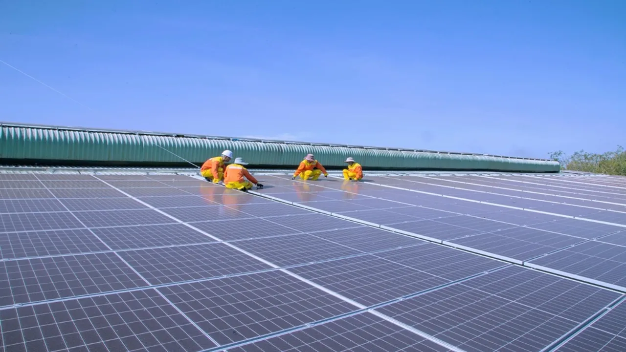 The Mandeure factory has automated lines and digital systems based on DAS Solar’s high-efficiency n-type TOPCon 5.0 tech. 