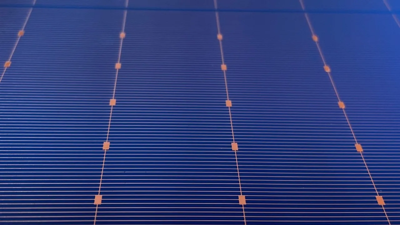 By using copper rear metallization, Fraunhofer ISE and Meyer Burger Germany GmbH created SHJ solar cells with higher efficiency than silver-based counterparts. 