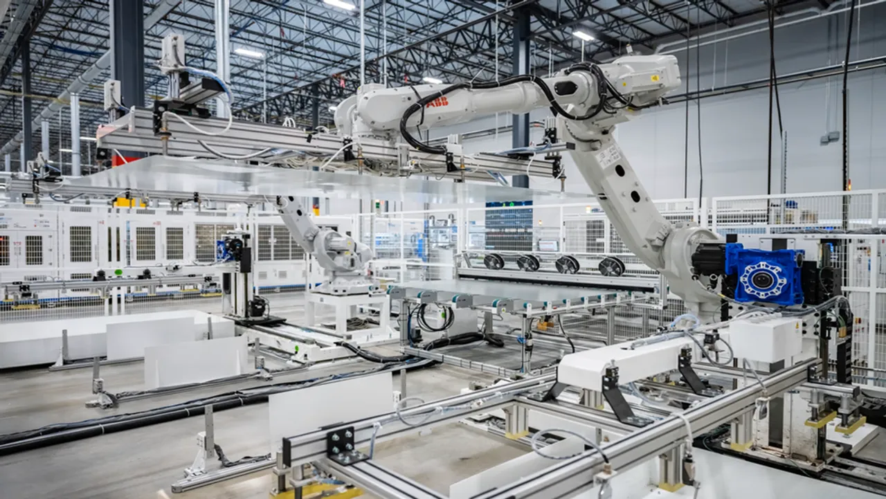 T1 Energy’s G1 Dallas produced 443 MW in Q1 2025 and switched three lines from PERC to TOPCon. 