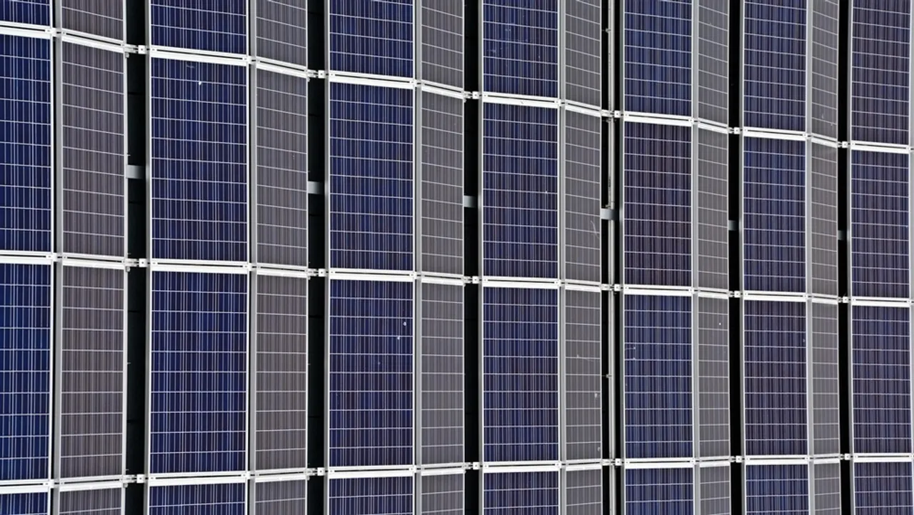 Redemeyer’s 4 MW DC battery system enables evening energy supply from midday solar generation. 