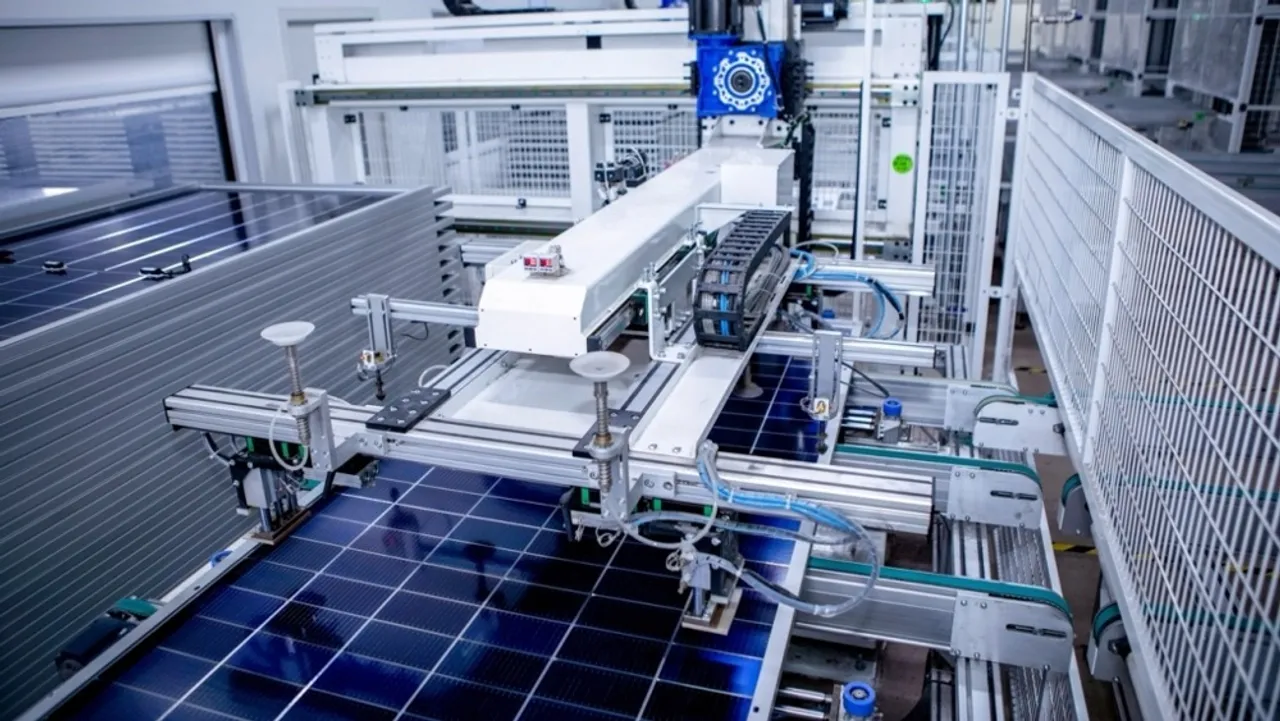 The ASTRO N7 Pro module has achieved up to 670 W power output with 24.8% efficiency. 