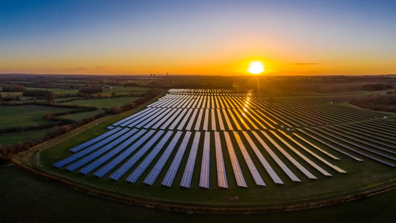 Heelstone Renewable Energy has completed its first acquisition since being acquired by Qualitas Energy in May 2024. 
