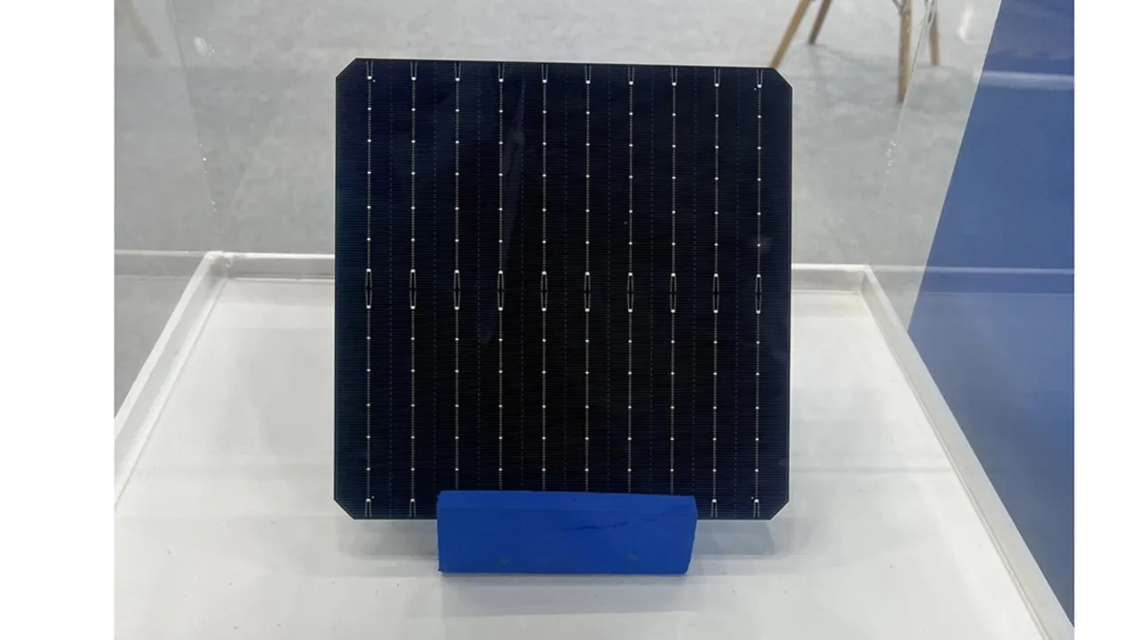The India-based factory sliced polysilicon ingots into wafers for solar cells using SAS technology and Premier Energies’ manufacturing capacity. 