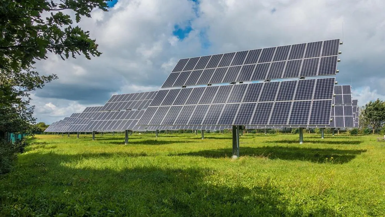 Commercial operations have started from the first 110 MW phase of NTPC’s 1.255 GW Khavda solar project in Kutch, Gujarat. 