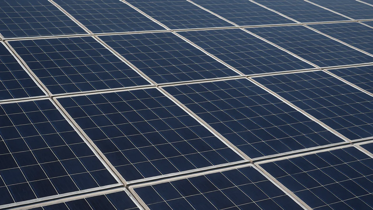 Top 10 solar module makers including Jinko, JA Solar, LONGi, Canadian Solar, Trina shipped 500 GW in 2024 but posted $4B losses amid pricing pressure. 