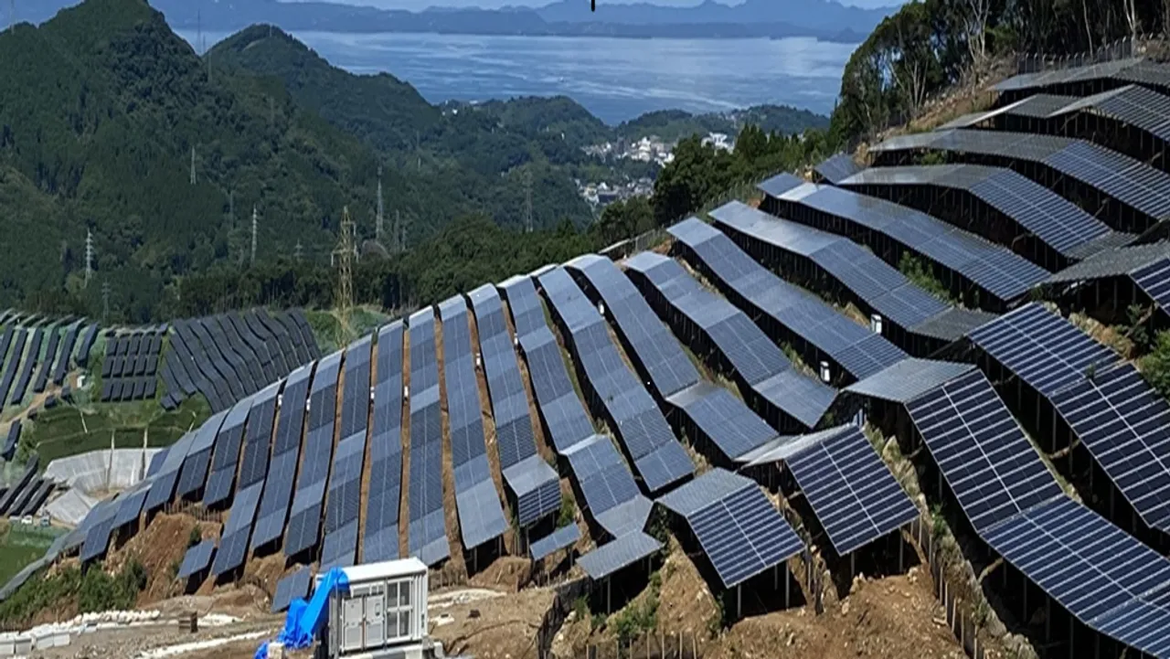 The 48 MW solar portfolio is expected to generate 60 GWh annually, offsetting around 27,000 tonnes of CO₂ emissions.
