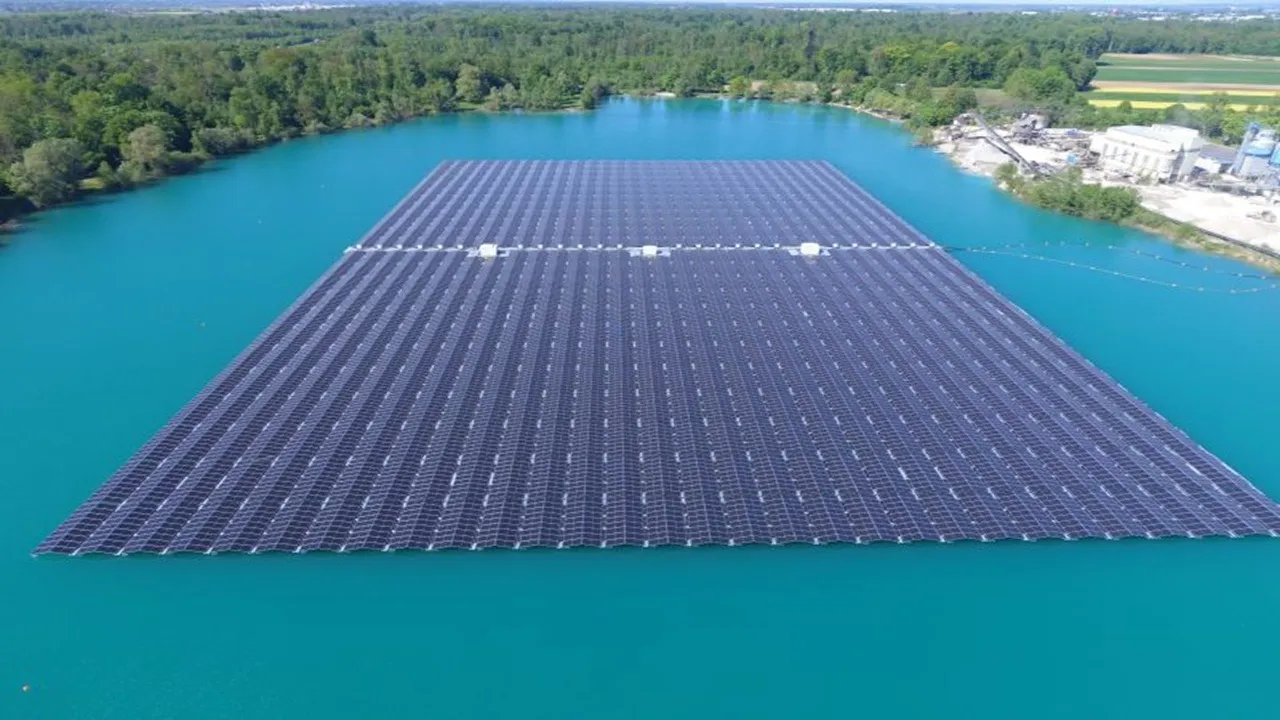 Over 13,000 LONGi panels have been mounted on 750 floats across 3 hectares of water at Waldmattensee in Lahr
