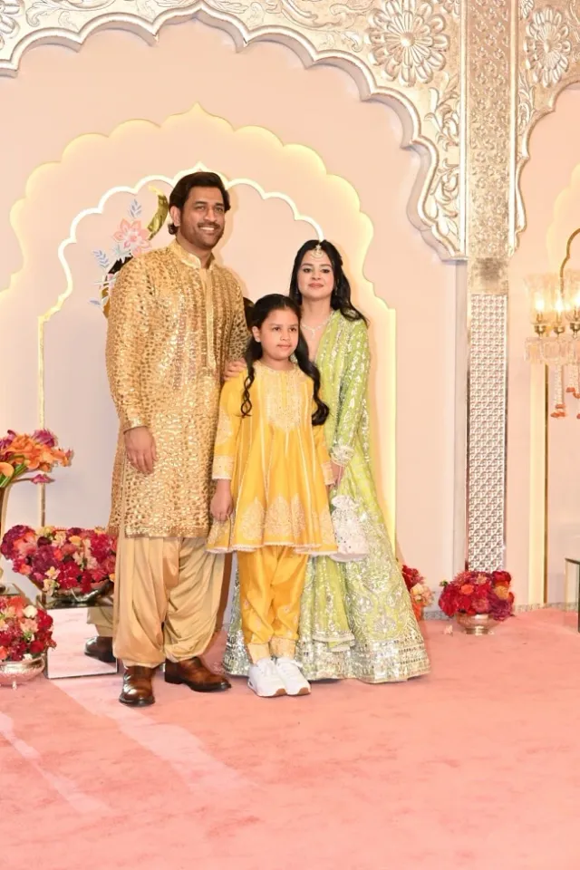 dhoni_and_sakshi