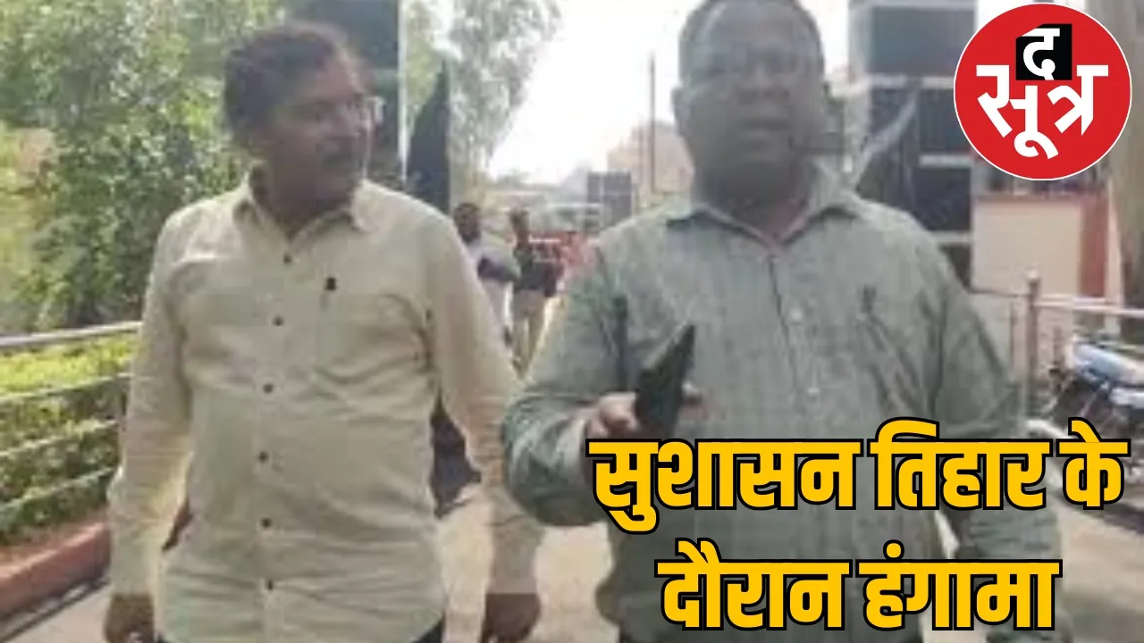 PWD officer misbehaved with journalists, snatched camera aso threatened them the sootr