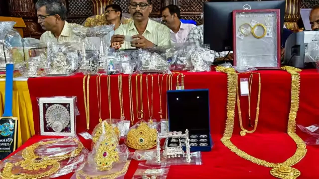 शराब वाले बयान पर बुरे फंसे पटवारी (17)