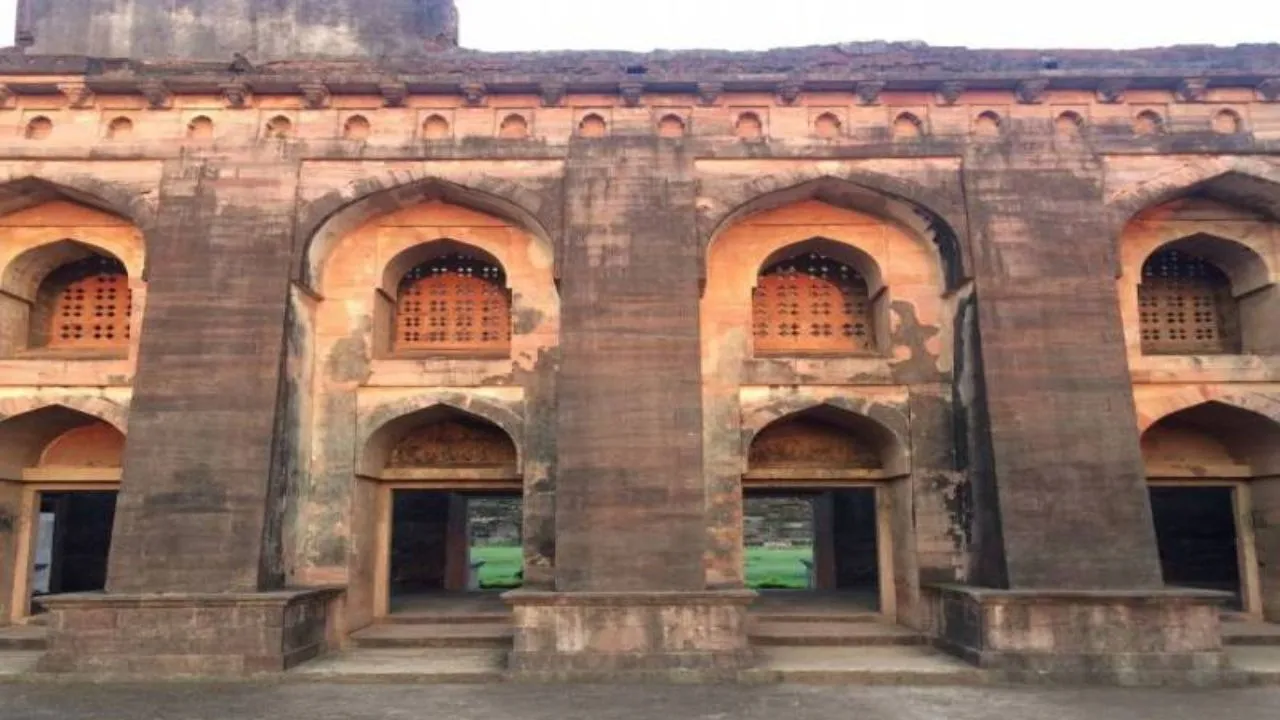 hindola mahal