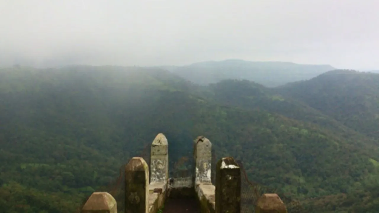 KUKURU KHAMLA BAITUL