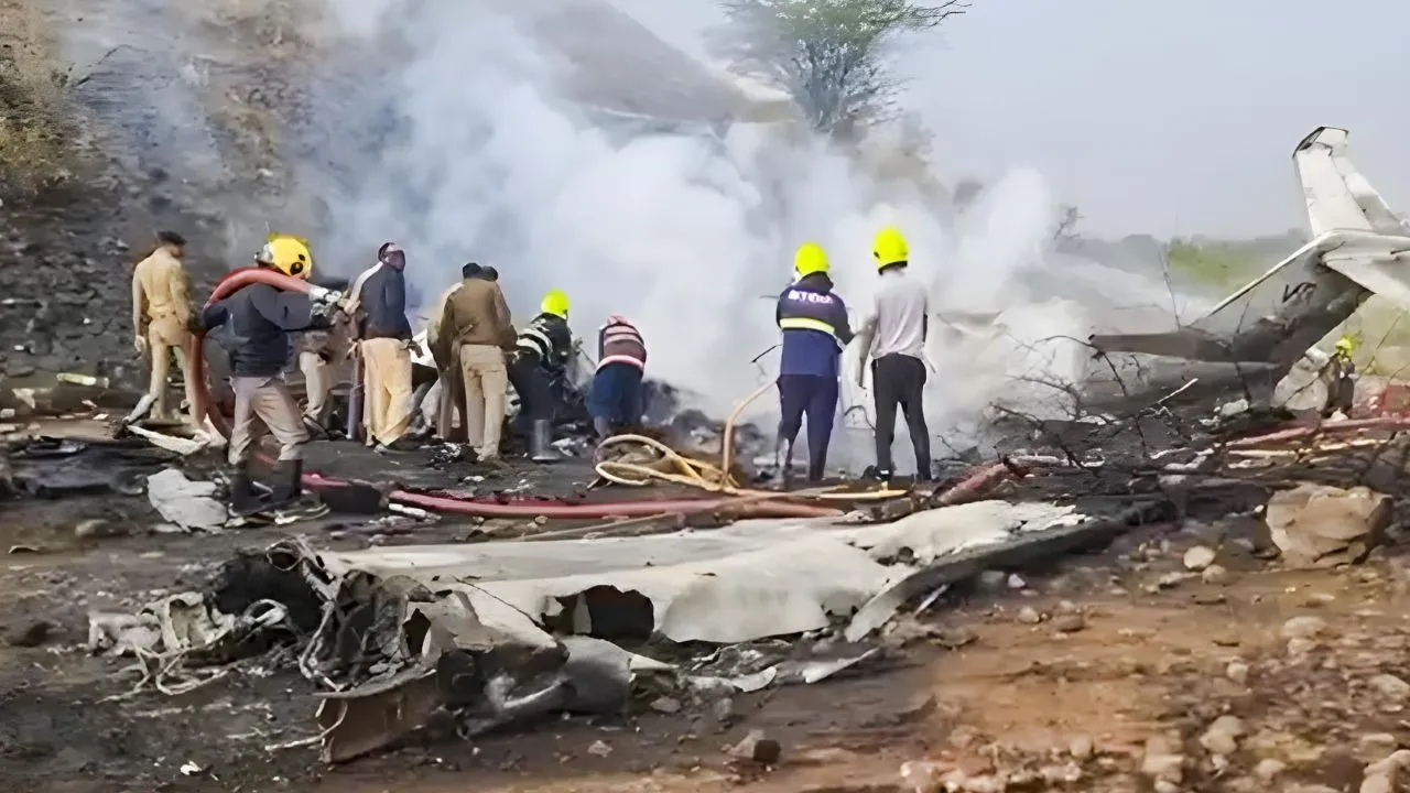 10  AJIT PAWAR DIES IN PLANE CRASH