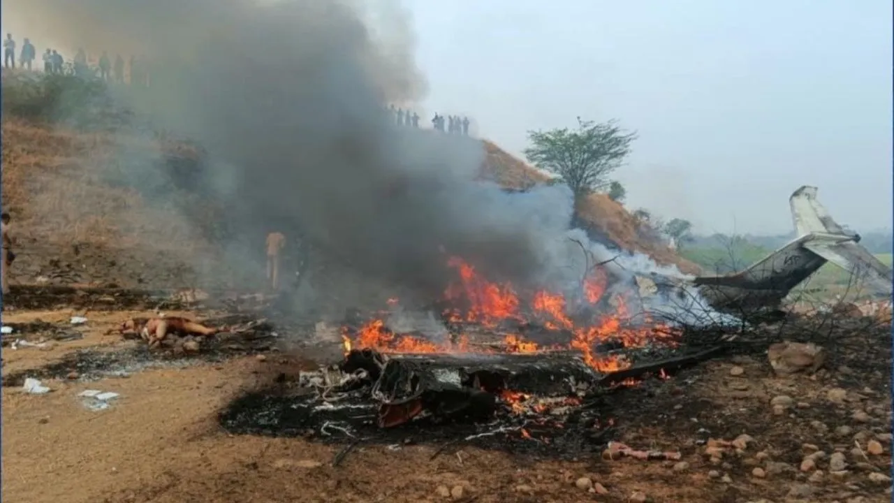 11 AJIT PAWAR DIES IN PLANE CRASH