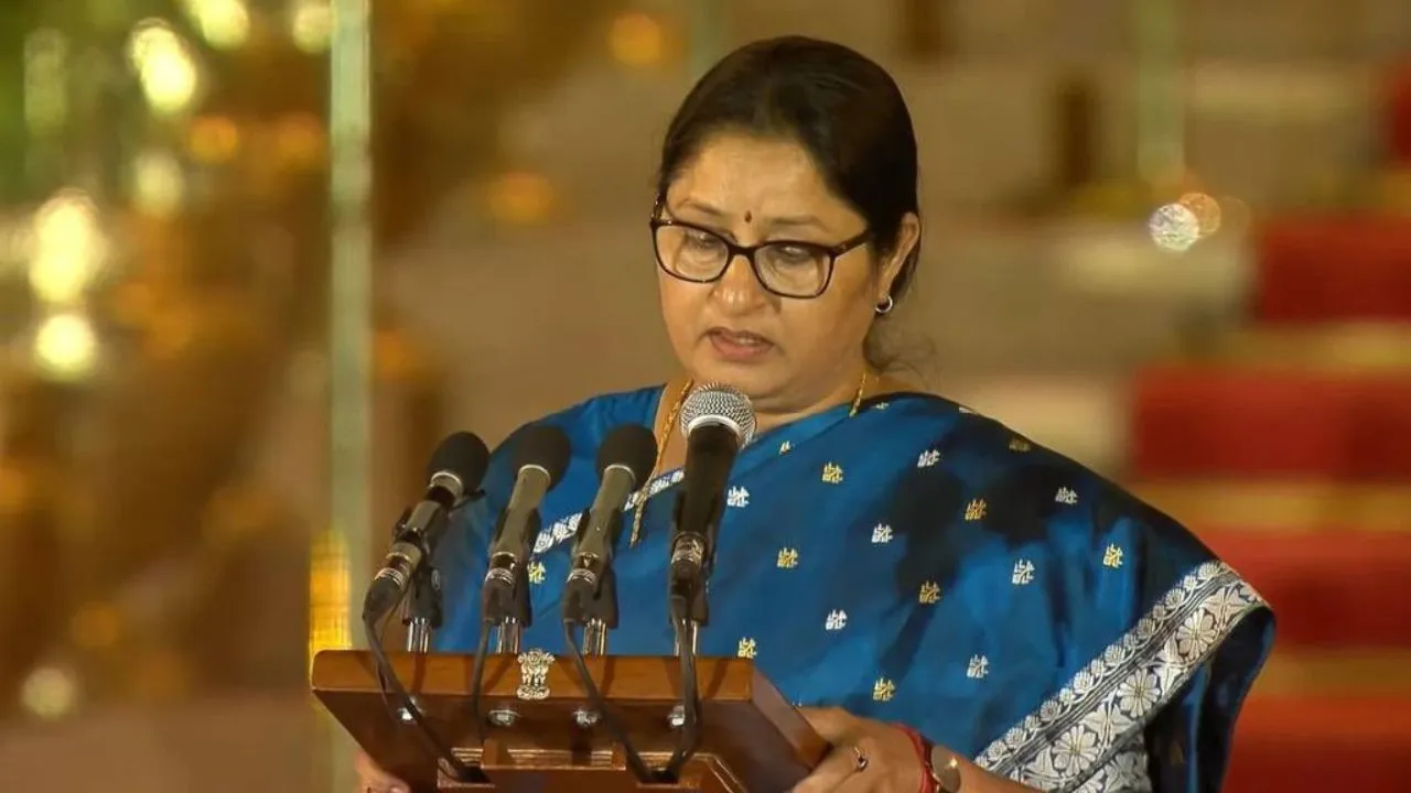 woman cabinet minister