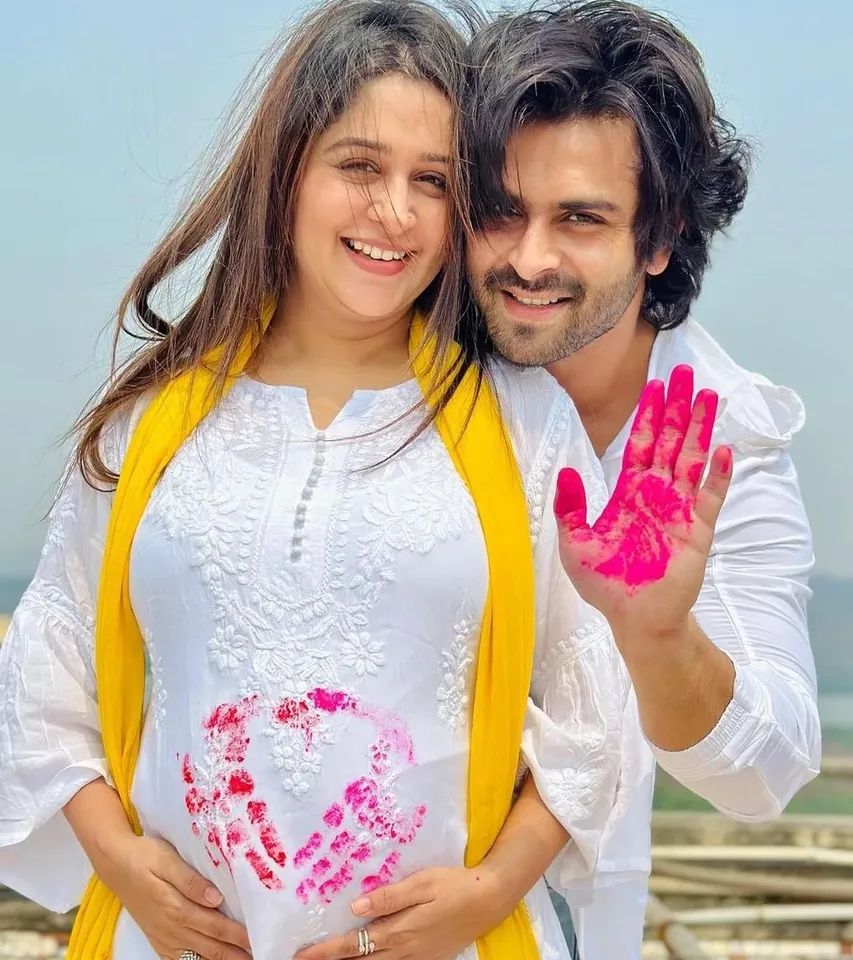 जानकारी के मुताबिक इस शादी के लिए दीपिका ने इस्लाम कबूल किया था और धर्म परिवर्तन कर अपना नाम बदलकर फैज़ा रख लिया था। 