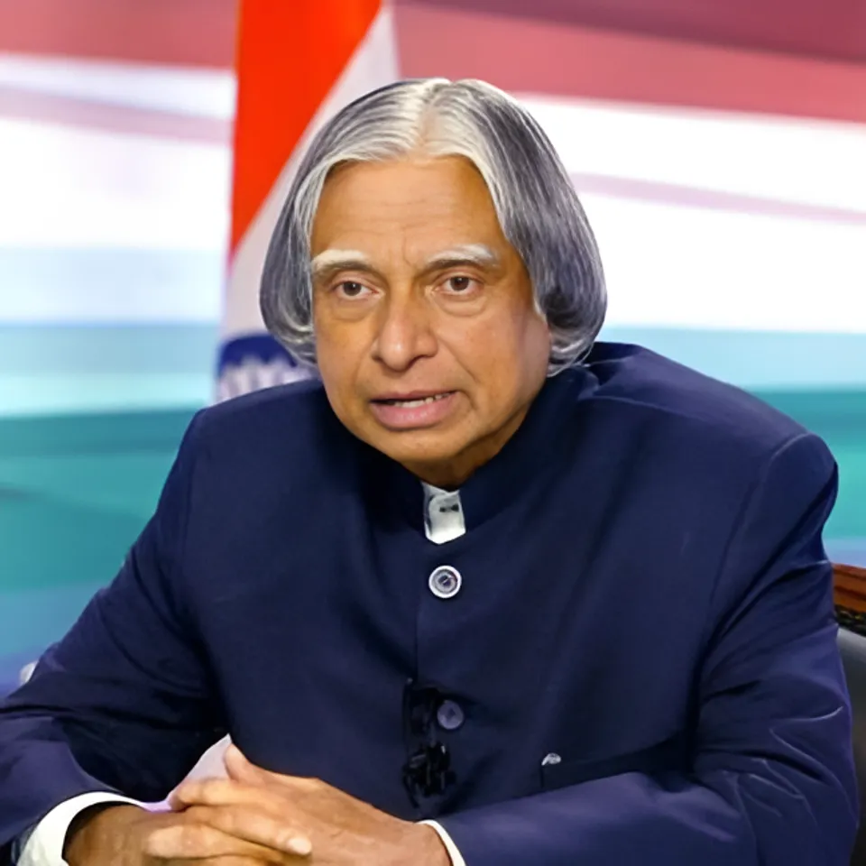 अपनी आत्मकथा में डॉक्टर कलाम ने लिखा, मैं SLV- 3 सेटेलाइट लांच व्हीकल तथा पहली स्वदेशी मिसाइल ‘अग्नि’ की प्रोजेक्ट टीम का मुखिया था। सरकार और जनता ने हमसे बहुत आशाएं लगा रखी थीं। काम पर मीडिया की भी पैनी नजर थी। SLV पहले ही चरण में असफल रहा। अग्नि का परीक्षण भी कठिन दौर में था। 