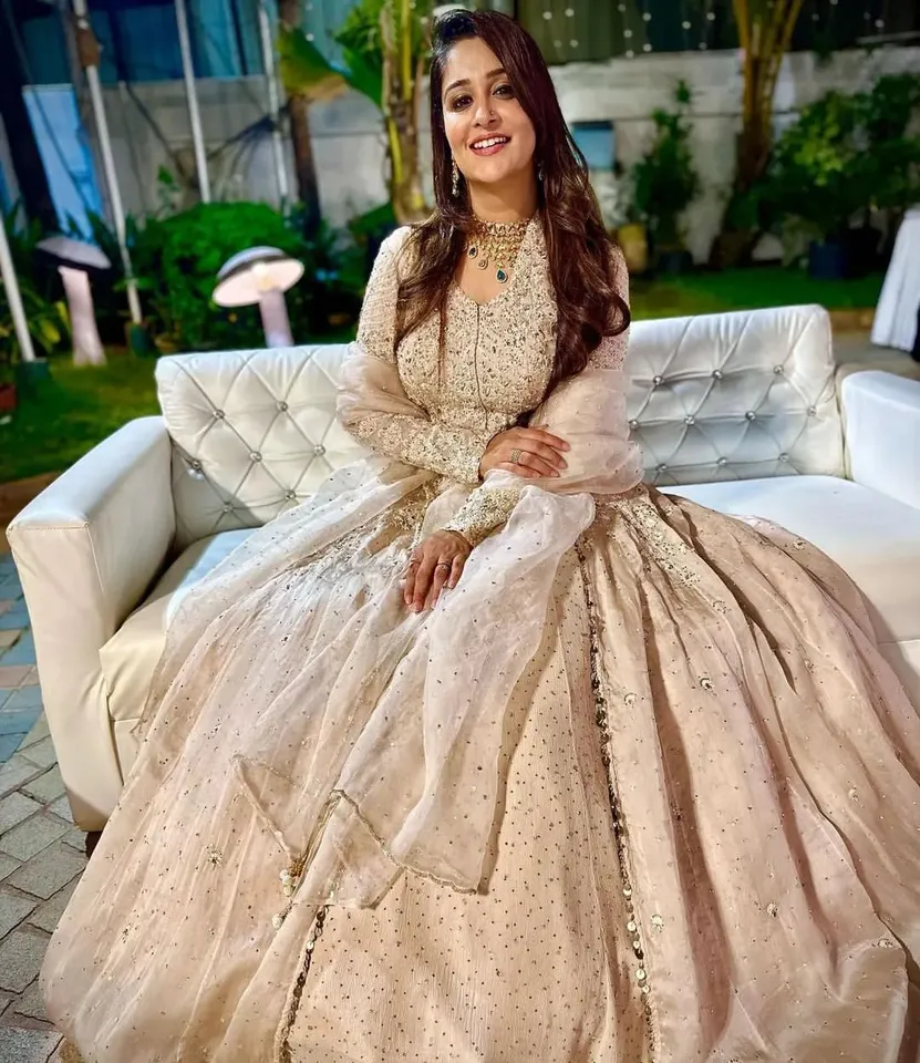 शादी के बाद दीपिका ने यूट्यूब चैनल दीपिका की दुनिया की शुरुआत की थी। 