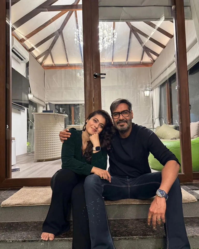 हाल ही में काजोल ‘लस्ट स्टोरीज 2 और ‘सलाम वेंकी’ में नजर आई हैं। उनकी आगामी फिल्म ‘महारागिनी’ का दर्शकों को बेसब्री से इंतजार है।