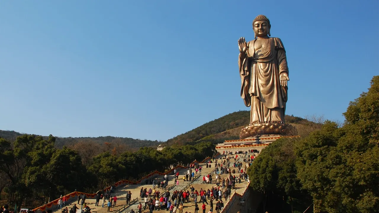 स्प्रिंग टेम्पल बुद्ध