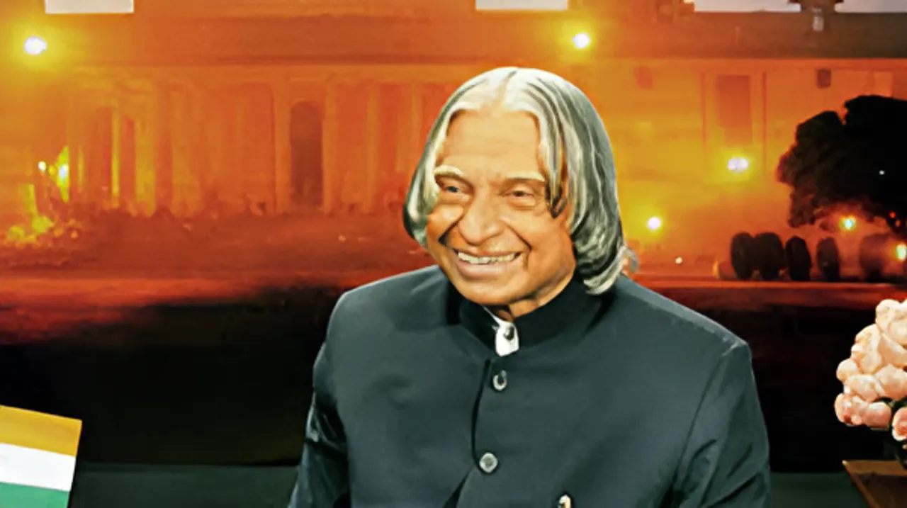 कलाम 29 की उम्र में DRDO और 38 में ISRO के वैज्ञानिक बने। इसके बाद भारत की पहली मिसाइल ‘अग्नि’ बनाई, न्यूक्लियर टेस्ट में बड़ी जिम्मेदारी निभाई और फिर 2002 से 2007 तक वे भारत के राष्ट्रपति रहे। 