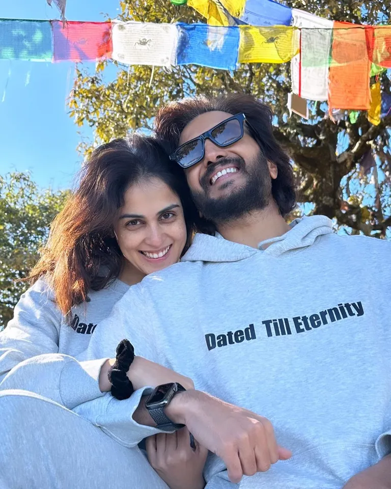 बता दें कि आज इस कपल की शादी को 10 साल हो चुके हैं और इन्हें पावर कपल के तौर पर देखा जाता है।