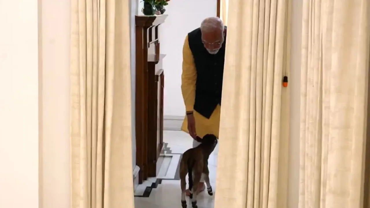 पीएम मोदी ने एक्स पर पोस्ट करते हुए कहा, 'हमारे शास्त्रों में कहा गया है - गाव: सर्वसुख प्रदा:'। लोक कल्याण मार्ग पर प्रधानमंत्री आवास परिवार में एक नए सदस्य का शुभ आगमन हुआ है।