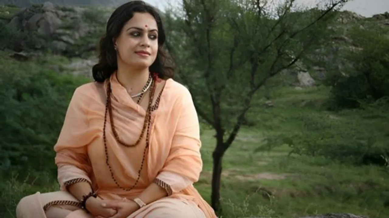  किसी अभिनेत्री से कम नहीं दिखती ये साध्वी, अजमेर विधानसभा से मांगा टिकट,  कहा- योगी आदित्यनाथ की तरह करना चाहती हूं समाजसेवा 