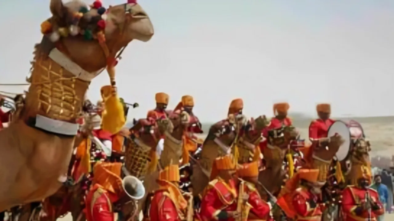 हेरिटेज वॉक के साथ रंगारंग कार्यक्रम शुरू, प्रतियोगिता में सज-धजकर आए ऊंट, छलांग मारते और डांस करते दिखे
