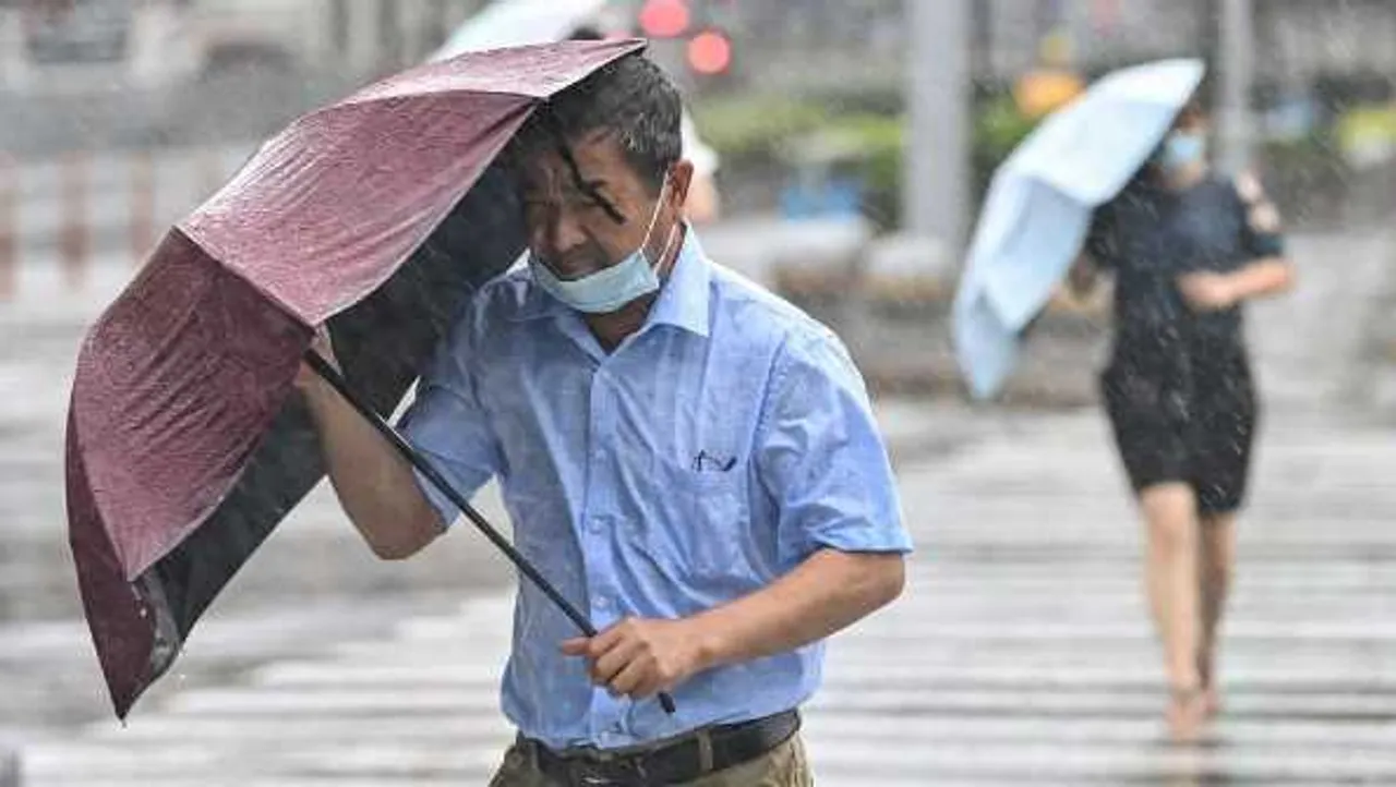 तूफान इन-फा: चीन में बाढ़ के बाद टायफून की दस्तक, 155km/घंटे की रफ्तार से चलीं हवाएं