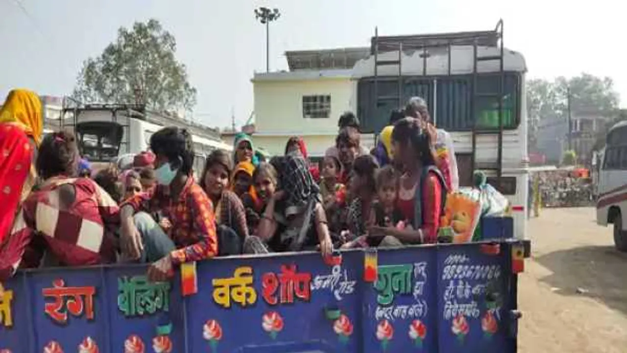 MP: सैकड़ों मजदूरों का शोषण, महाराष्ट्र-कर्नाटक में बनाया बंधक, 250 को लाई पुलिस
