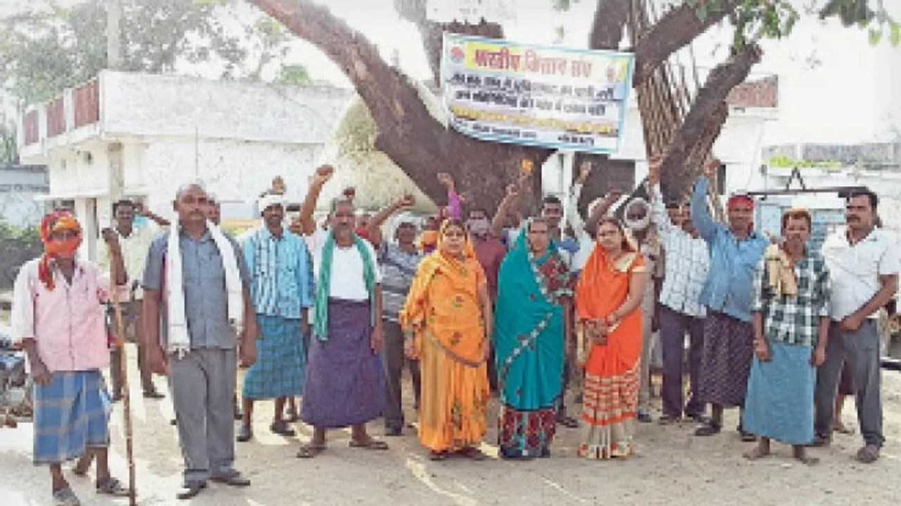 कवर्धा में तीन गांवों के किसानों ने खोला मोर्चा, आगामी विधानसभा चुनाव के बहिष्कार का किया ऐलान, अब तक 10 गांव के लोगों ने सौंपा ज्ञापन