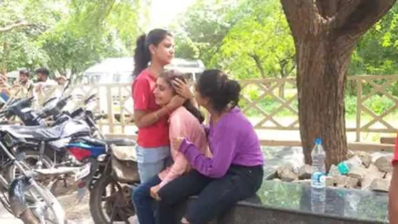 'बेटी' ने तबाह किया परिवार: बॉयफ्रेंड के दोस्त से कराया था पिता का कत्ल, अब मां ने की आत्महत्या
