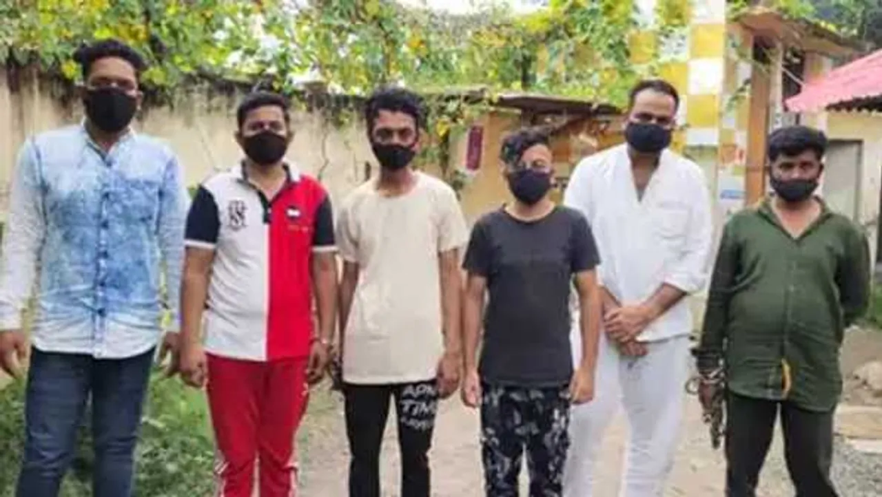 MP: नकली पान मसाला फैक्ट्री पर छापा, 1 करोड़ के माल के साथ 6 धराए, 8 मशीन जब्त