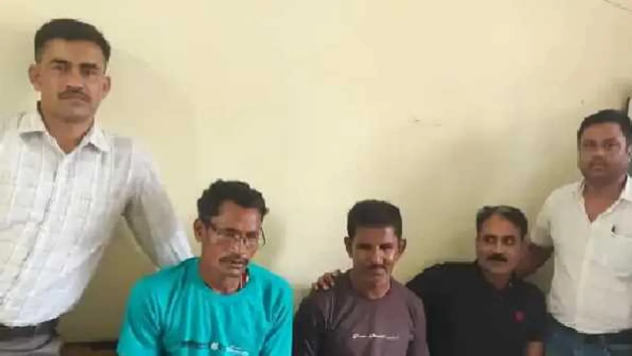 कार्रवाई: सागर में 5 हजार लेते दो धराए, मुरैना में जॉब कार्ड की एवज में घूसखोर रोजगार सहायक ट्रैप