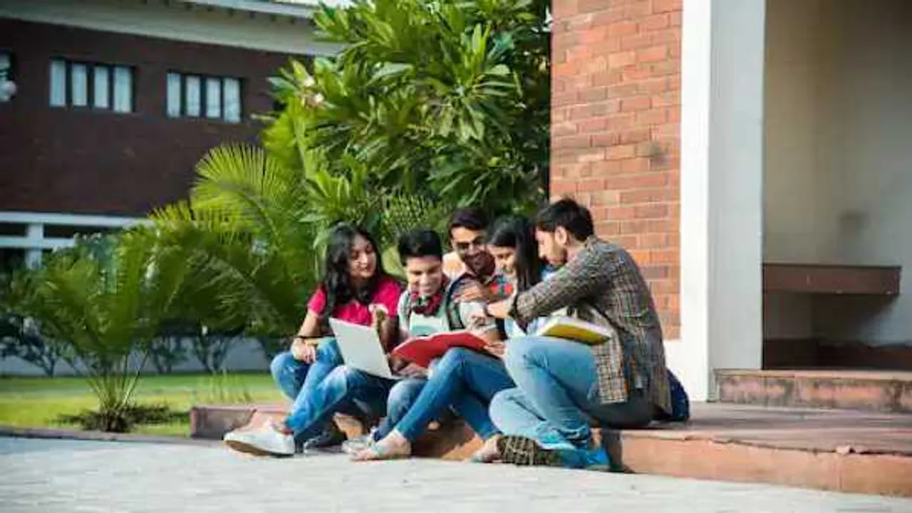 JEE MAIN RESULT: 44 स्टूडेंट्स को 100 परर्सेंटाइल, टॉप 18 में आंध्रप्रदेश के चार