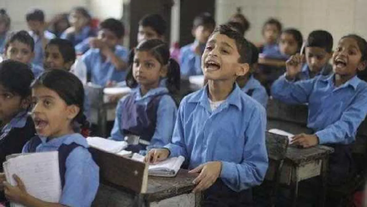 कोरोना का स्कूलों पर असर: MP में पिछले साल की तुलना में सात लाख कम एडमिशन
