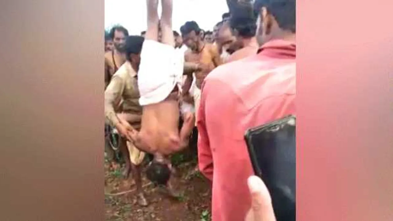 मौत का तमाशा: डूबते युवक को निकाला, लोग बोले- सांसें बाकी हैं, पेड़ से लटकाकर झुला दो