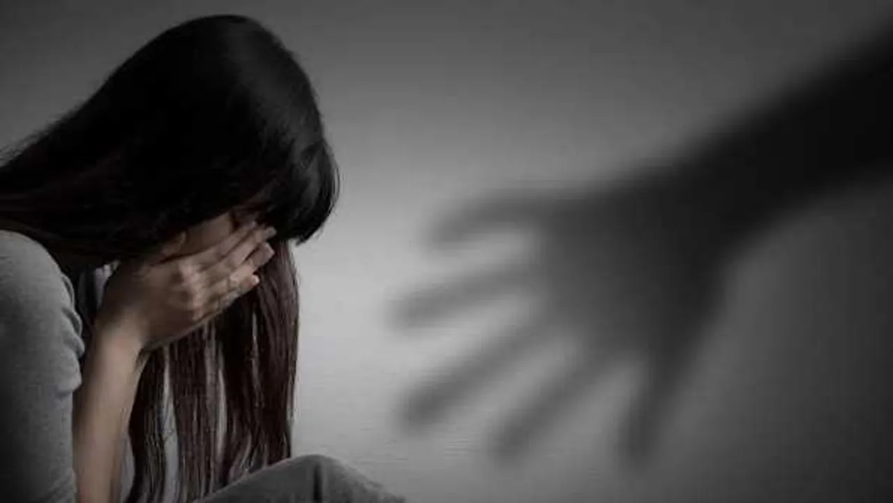 ग्वालियर: 8वीं की छात्रा दुष्कर्म के बाद हुई प्रेग्नेंट, नानी के पड़ोसी ने धमकाकर किया रेप 
