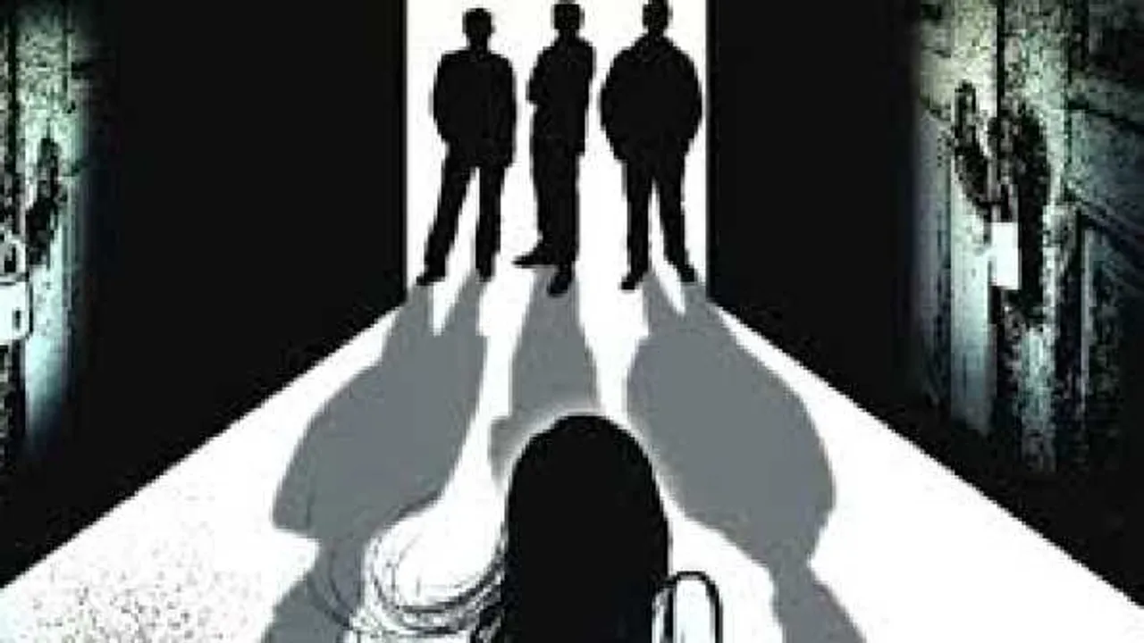 हैवानियत: स्कूल में प्रिंसिपल समेत 9 टीचर ने किया गैंगरेप, महिला टीचर ने बनाया MMS
