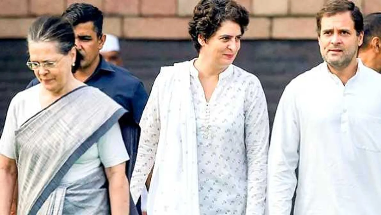 सिब्बल की बर्थडे पार्टी: चर्चा यही- ‘गांधी’ के पंजे से छूटे बगैर कांग्रेस का कायाकल्प नहीं 