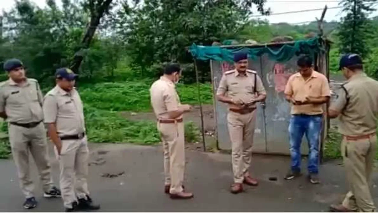 पीथमपुर में लूट: बाइक सवार बदमाशों ने फायरिंग करके कर्मचारी से 3 लाख 35 हजार रूपए लूटे
