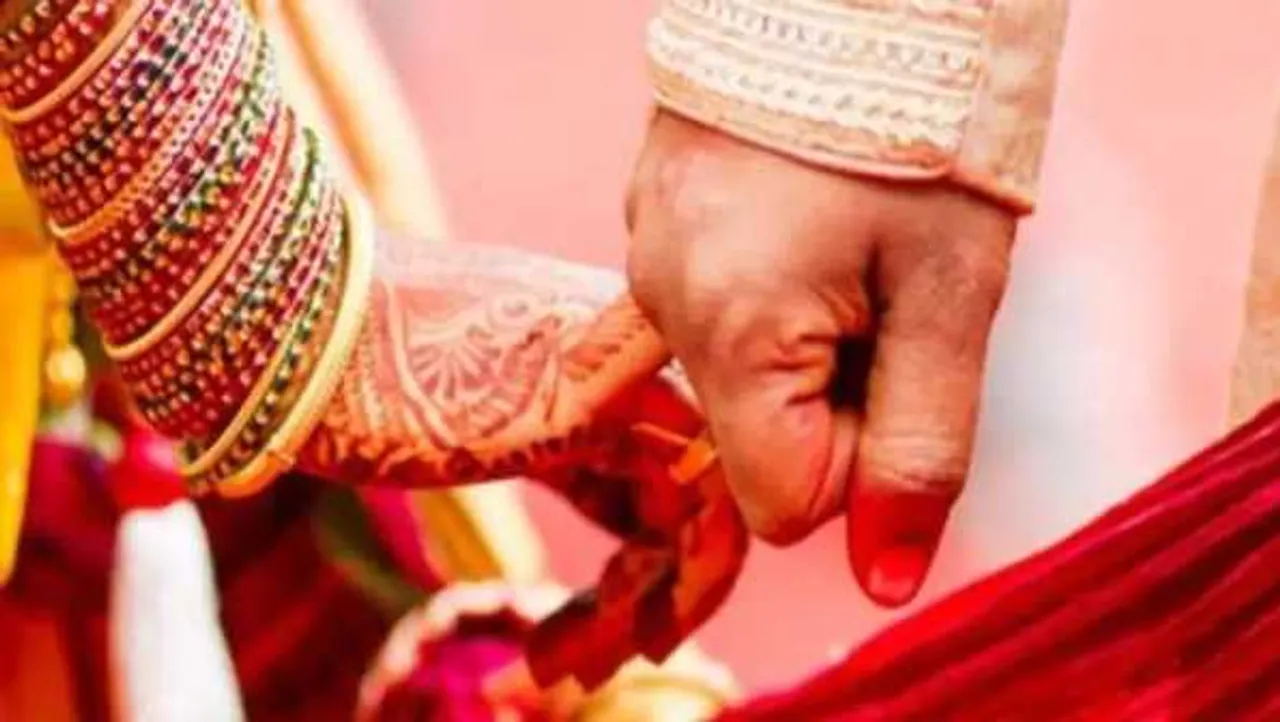 
शादियों पर फरमानः लड़कियों को उनकी इच्छा से वंचित कर शादी की भट्टी में झोंकना कहां तक उचित ?
