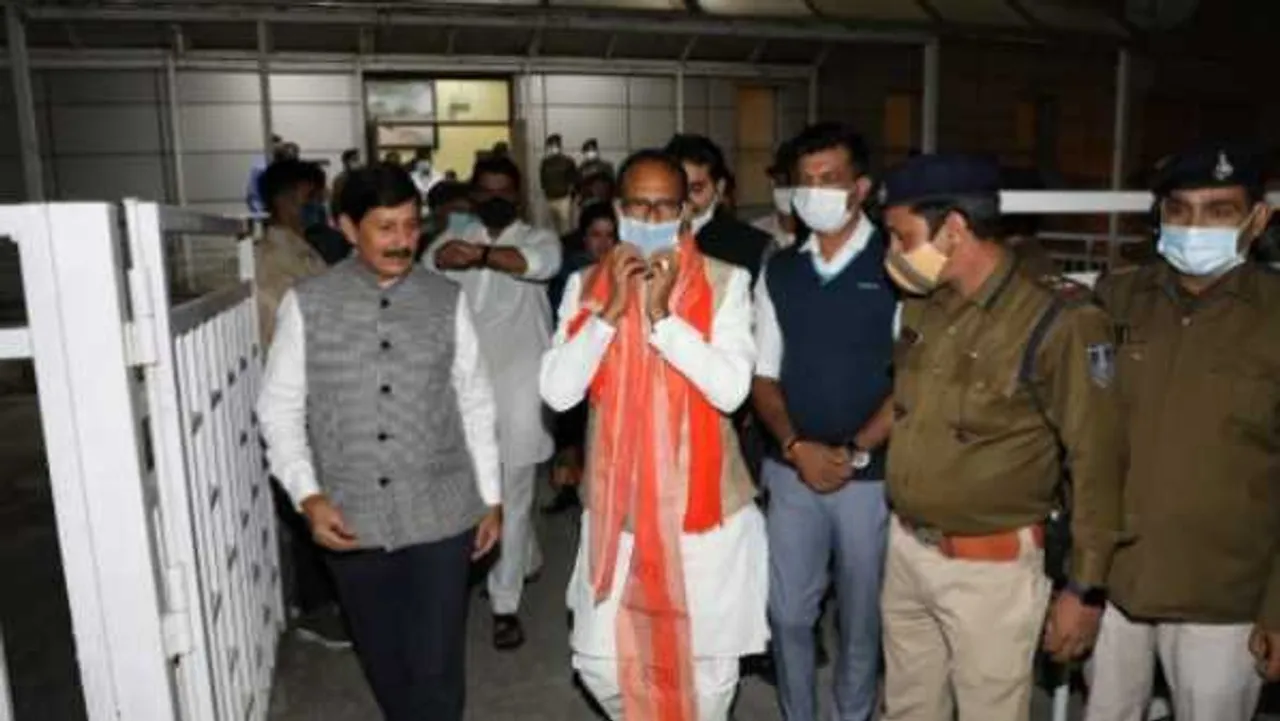 BJP की बैठक पर सस्पेंस: शिवराज बोले- जहां नरोत्तम होते हैं वहां मैं कुछ नहीं बोलता हूं
