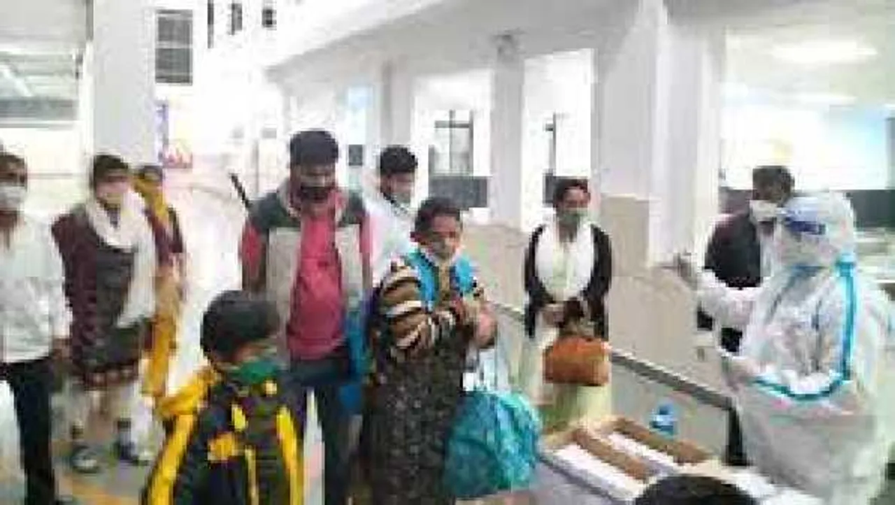 ऐसा मत कीजिए: वर्ल्ड क्लास RKMP स्टेशन पर कोरोना जांच ना कराने के लोगों ने बनाए ऐसे बहाने 