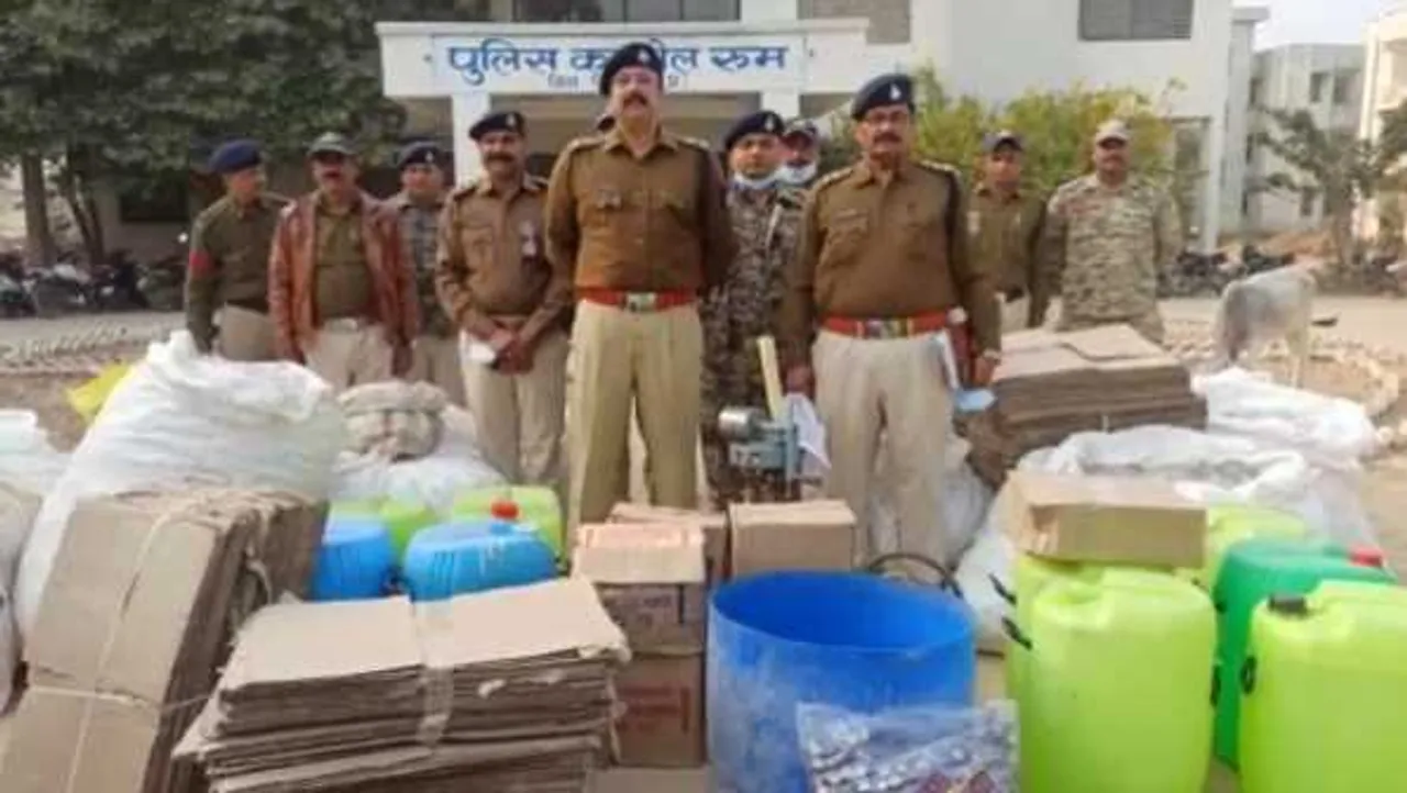 घर में शराब की फैक्ट्री: चुनाव से पहले बड़ी डिमांड, 21 लाख के माल के साथ 2 अरेस्ट