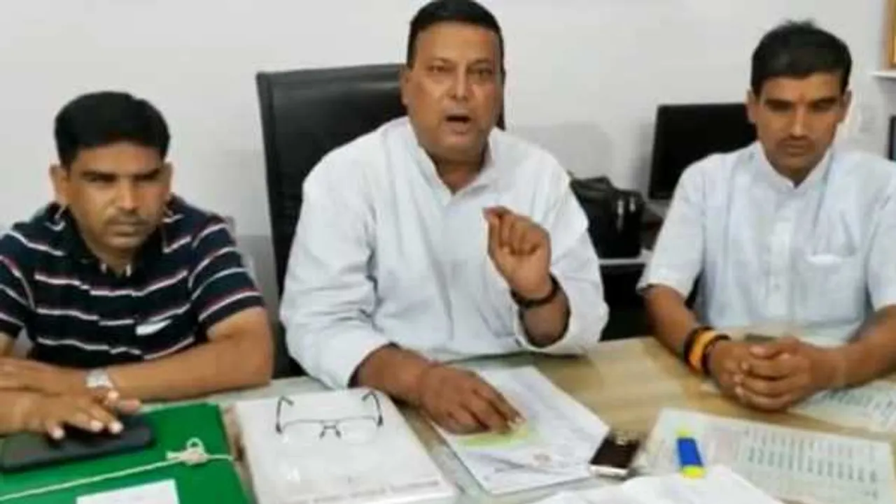 MP: पंचायत मंत्री के खिलाफ अधिकारी-कर्मचारियों ने खोला मोर्चा, भोपाल में हुई 12 संगठनों की बैठक