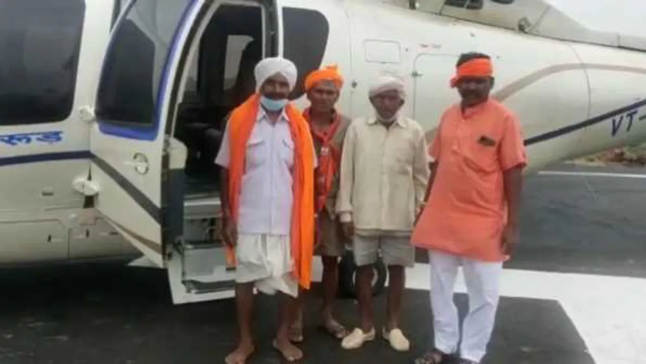 MP: सीएम ने आदिवासियों को कराई अपने हेलिकॉप्टर से यात्रा, बोले- इसी से आनंद मिलता है